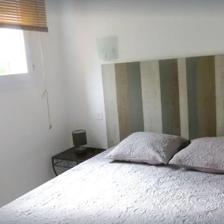 Maison Conviviale A Avec Piscine Partagee 70 M² 8 Personnes