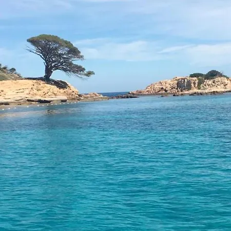 Maison Conviviale à Avec Piscine Partagée 70 M² 8 Personnes *