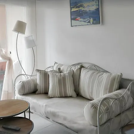 Holiday home Charmante Maison A Avec Vue Sur Montagne Et Piscine Partagee Lecci