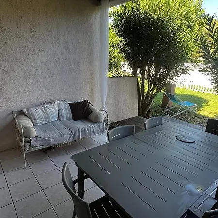 Maison Conviviale A Avec Piscine Partagee 70 M² 8 Personnes Holiday home *